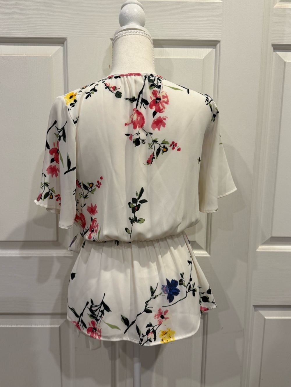Sienna Sky Floral Wrap Blouse Peplum Tie Waist Top White Size M - Picture 4 of 7